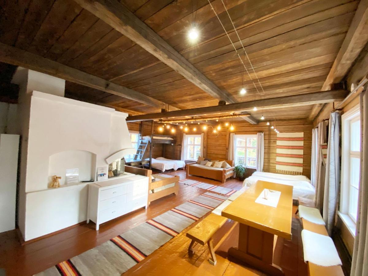Отель Lauri Historical Log House Manor Рованиеми Экстерьер фото