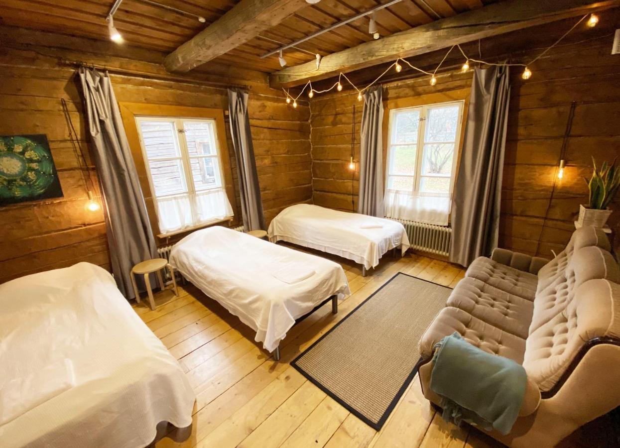 Отель Lauri Historical Log House Manor Рованиеми Экстерьер фото