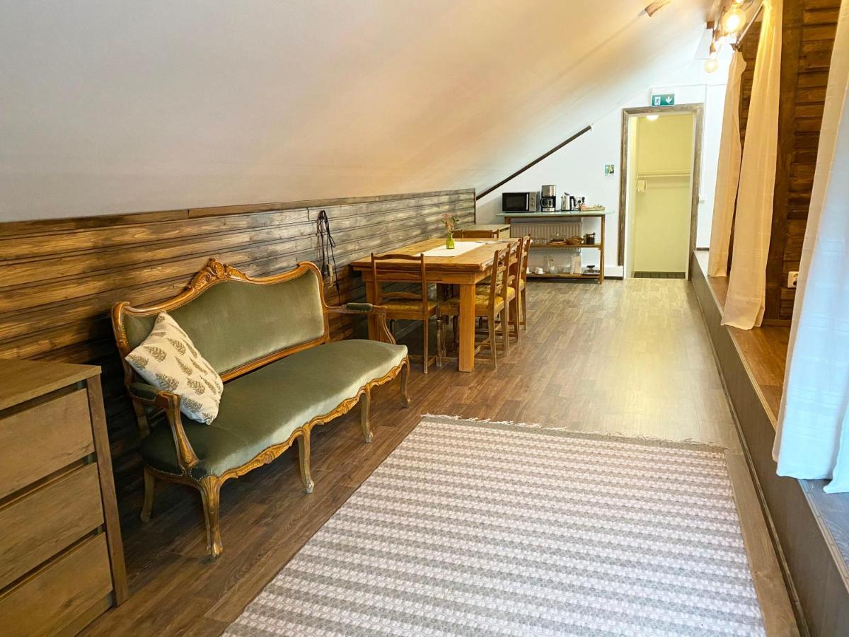 Отель Lauri Historical Log House Manor Рованиеми Экстерьер фото