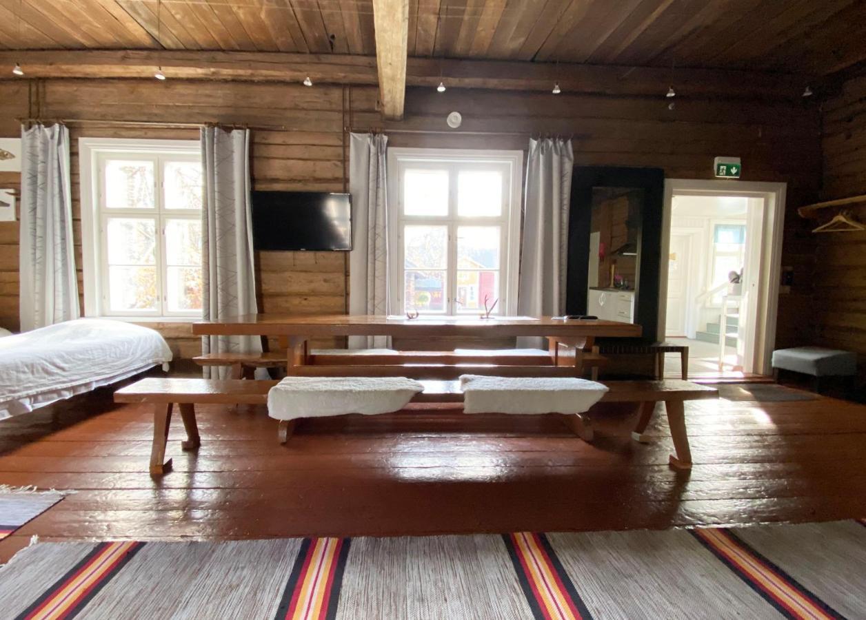 Отель Lauri Historical Log House Manor Рованиеми Экстерьер фото