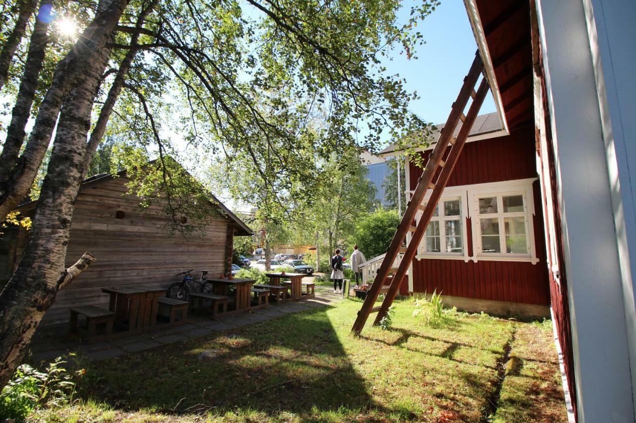 Отель Lauri Historical Log House Manor Рованиеми Экстерьер фото