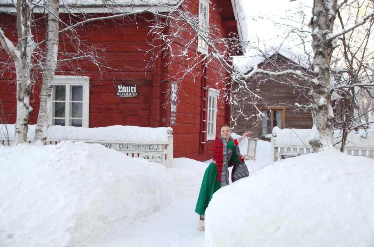 Отель Lauri Historical Log House Manor Рованиеми Экстерьер фото